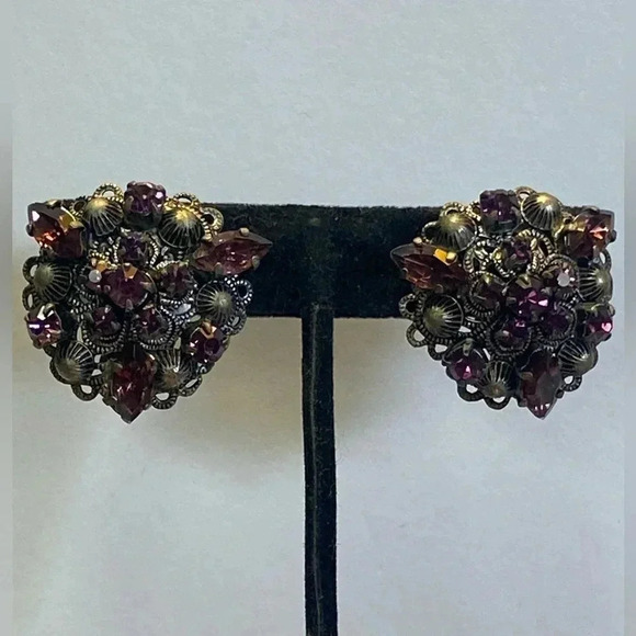 SILVER AND PURPLE VINTAGE CLIP ON EARRINGS. 💜💜💜 - Picture 2 of 8